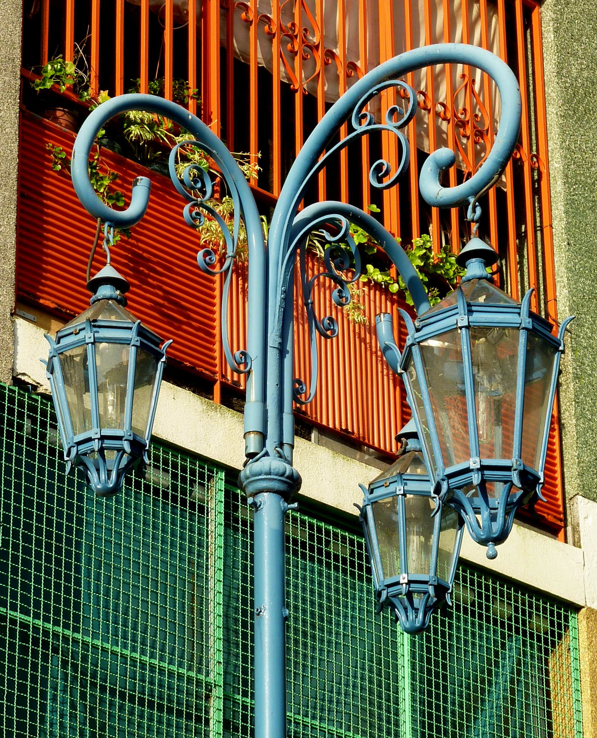 ArgentinaBA-LaBoca-LampPost-0559