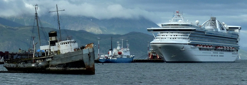 Ushuaia ships