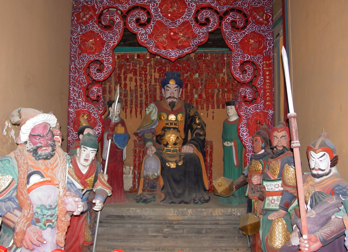 Museum scene with king model