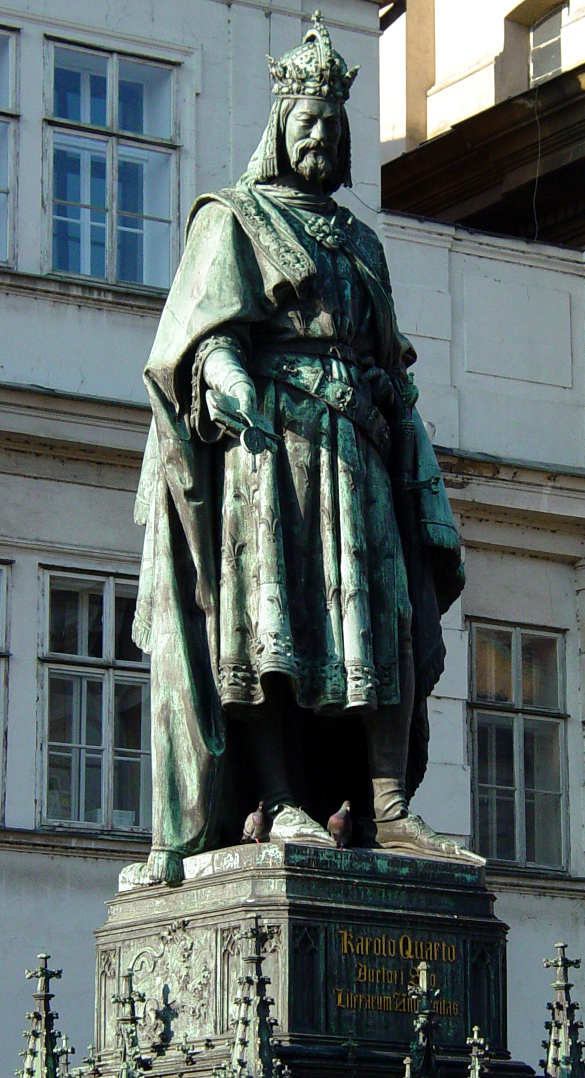 Statue Of Carolo Quarto