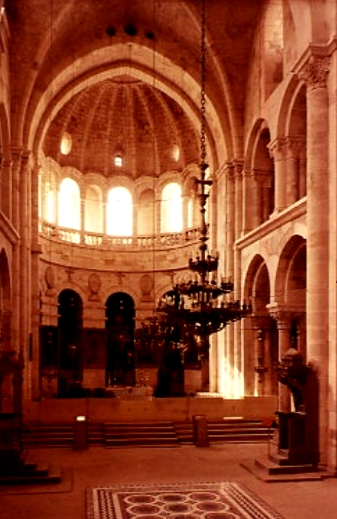 holy sepulchre inside