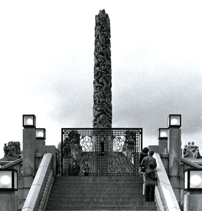 rohrmann-NorwayOslo-VigelandStatuesAndGate