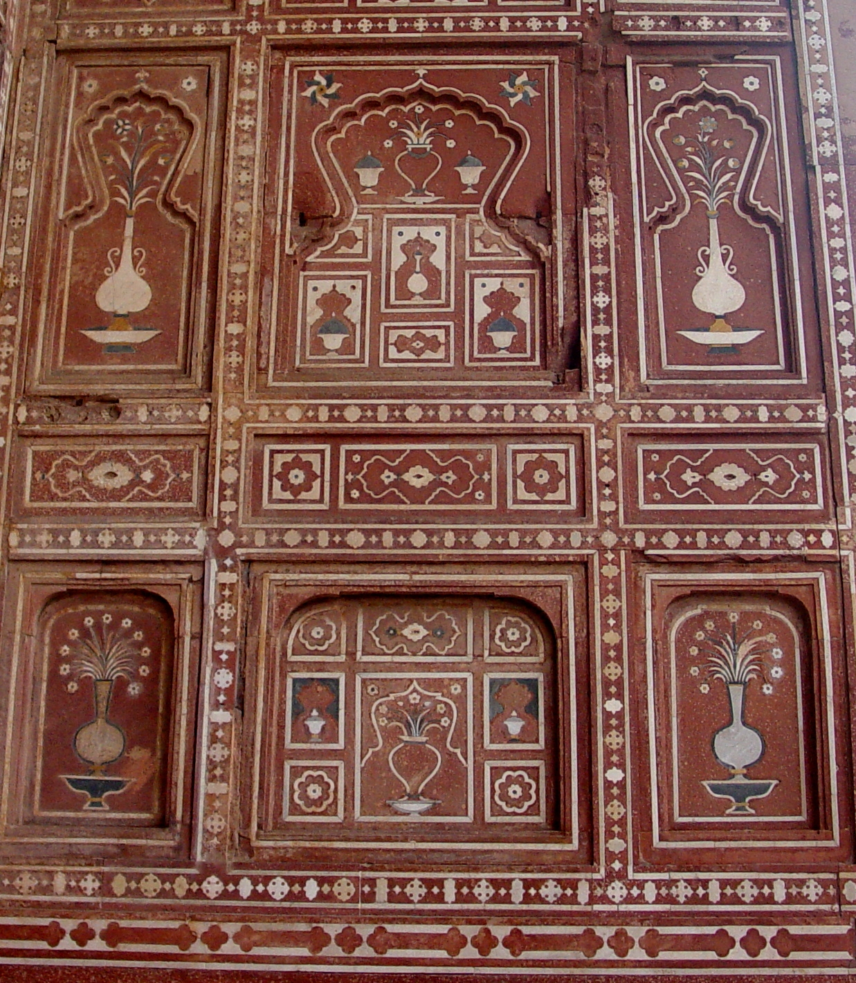 Badshahi Mosque wall facade detail