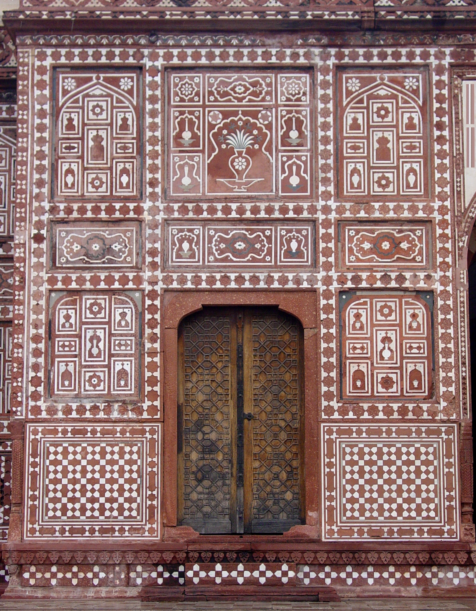 Badshahi Mosque wall facade detail