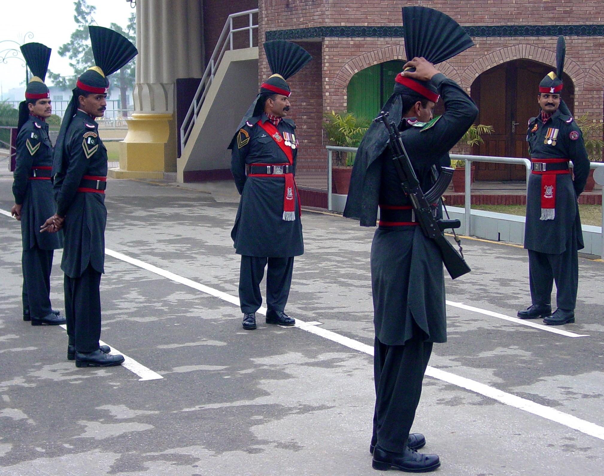 Pakistan officers at border