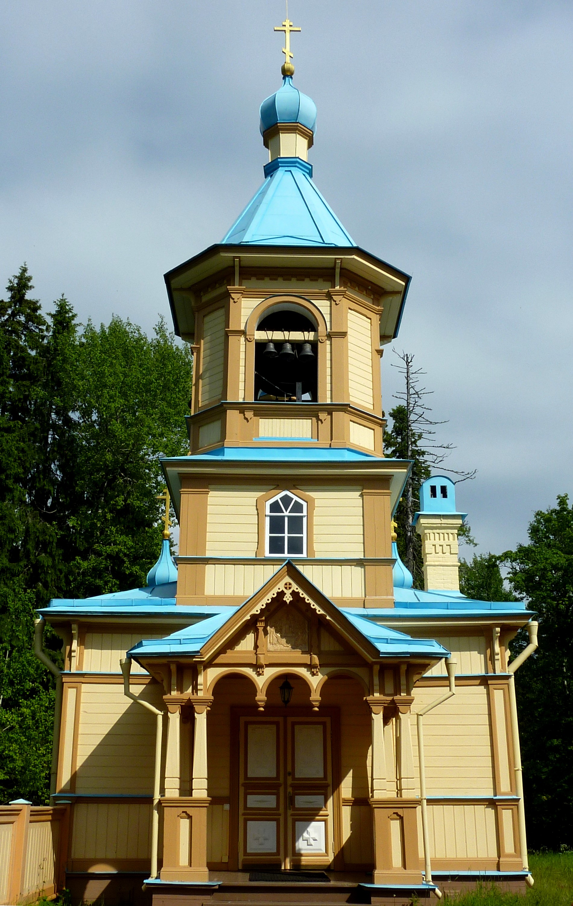 Small church entrance side