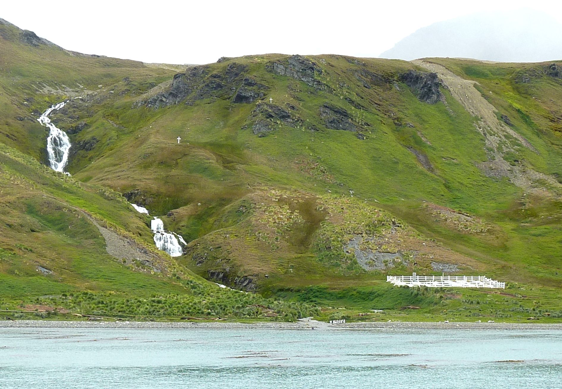 Southgeorgia-Grytviken-CemetaryBesideWaterfall